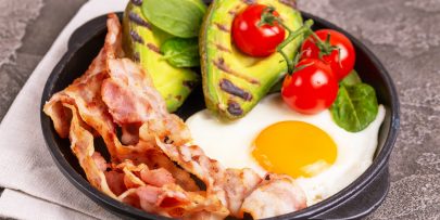 bacon-avocado-egg breakfast
