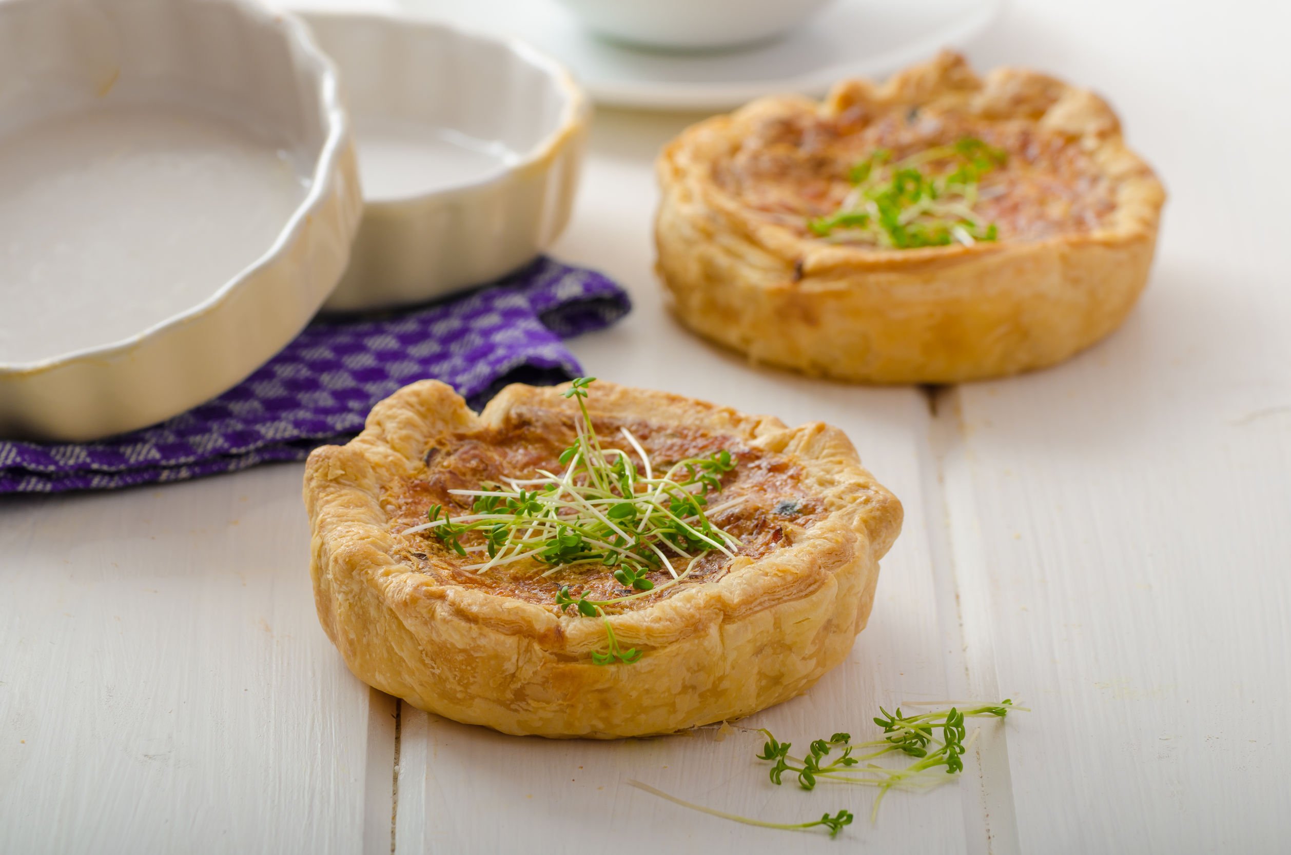 Onion mini quiche | MaxLiving