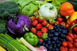 reduce cancer with vegetables and berries