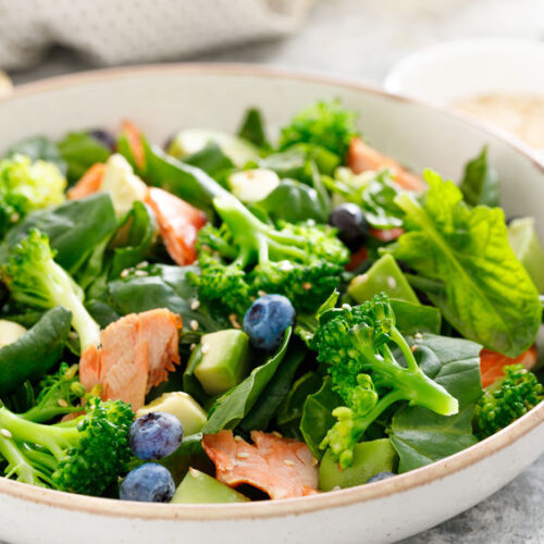 Try this easy recipe with grilled salmon salad with blueberries and mint