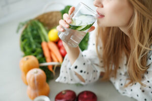 Drinking water in between meals help manage blood sugar