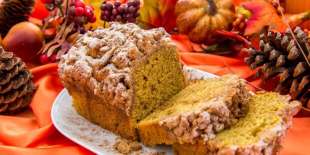 Healthy Pumpkin Spice Coffee Cake