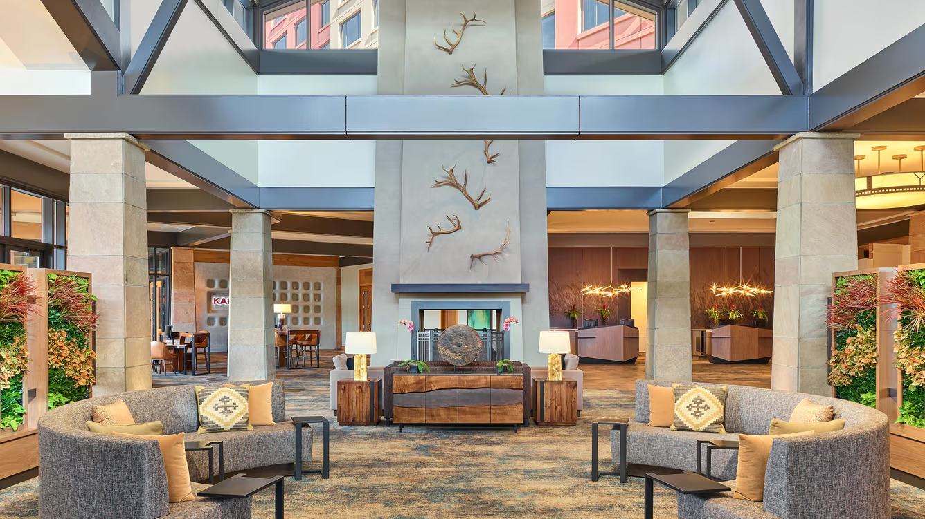 denww-lobby-2890-hor-wide1